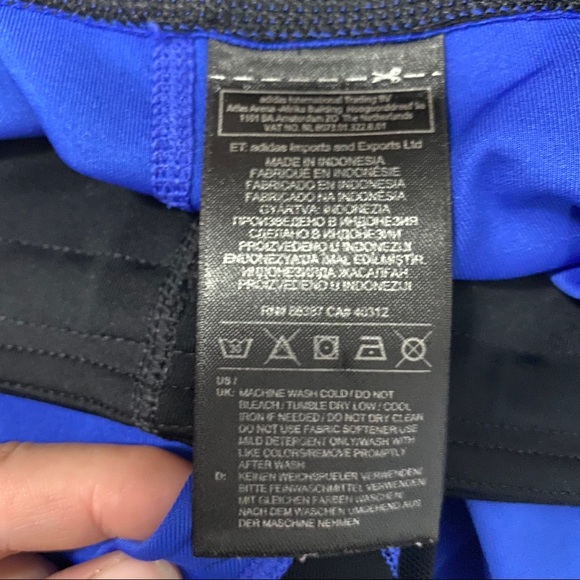 Adidas Black and Blue Cropped Legging LARGE - Picture 4 of 5